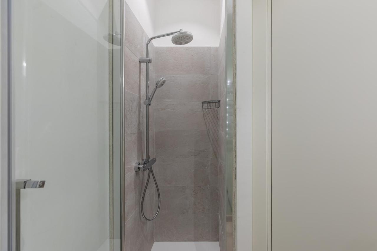 רומא Iflat Modern Apartment In The Monti Area מראה חיצוני תמונה